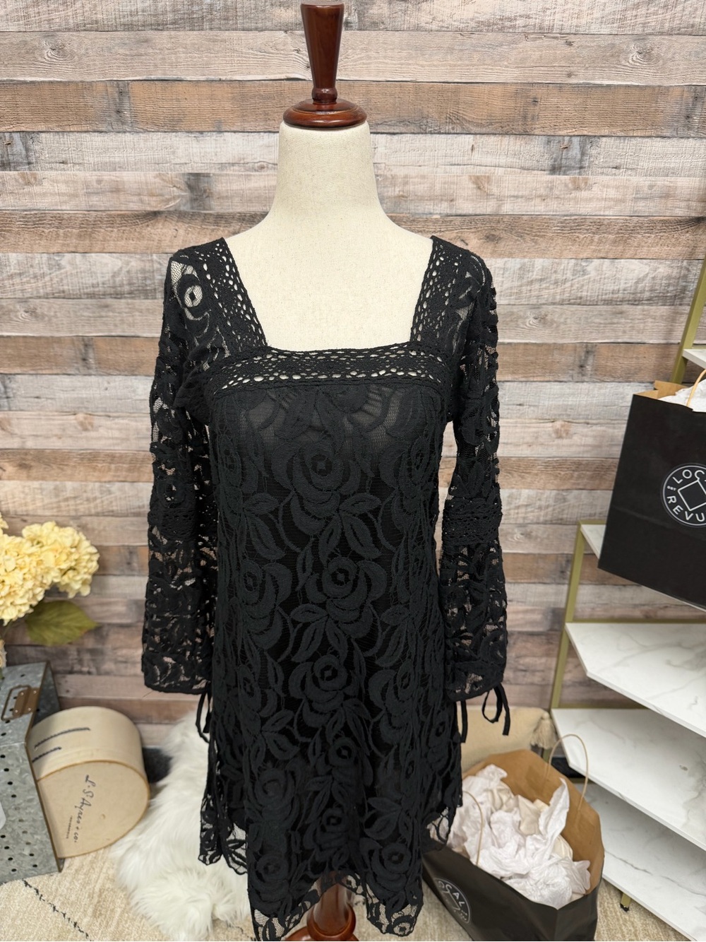 Solitaire Black Lace Long Sleeve Dress